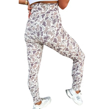 Load image into Gallery viewer, Birdie Duck Camo Leggings