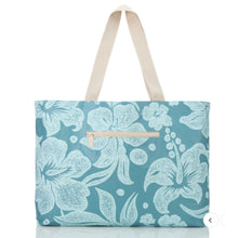 Load image into Gallery viewer, Aloha Holo Holo Breezy Latte