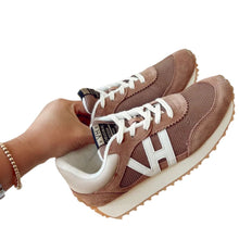 Load image into Gallery viewer, Vintage Havana Logo Spiked Sole Running Shoes