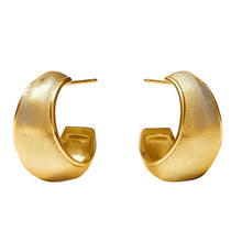 Load image into Gallery viewer, Julie Vos Cobblestone Statement Hoop
