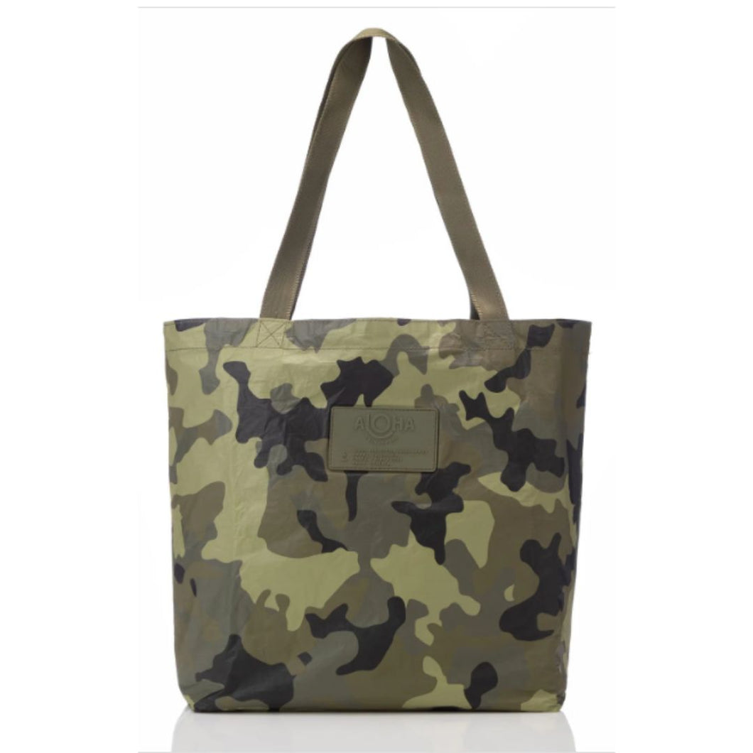 Aloha Reversible Tote in Camo
