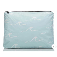 Load image into Gallery viewer, Aloha Mid Pouch in Seasid
