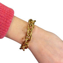 Load image into Gallery viewer, Chansutt Pearl Liv Bracelet
