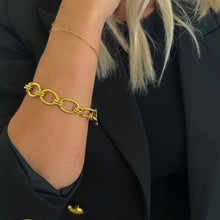 Load image into Gallery viewer, Chansutt Pearl Luxe Bracelet
