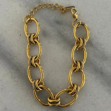 Load image into Gallery viewer, Chansutt Pearl Luxe Bracelet
