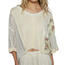 Load image into Gallery viewer, V-neck Three Quarter Sleeve Relaxed Fit
